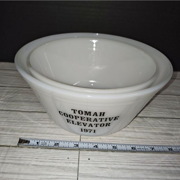 TOMAH CO-OP ELEVATOR TOMAH Wisconsin 1971 & 1972 Milkglass Advertising Bowls - Picture 10 of 10